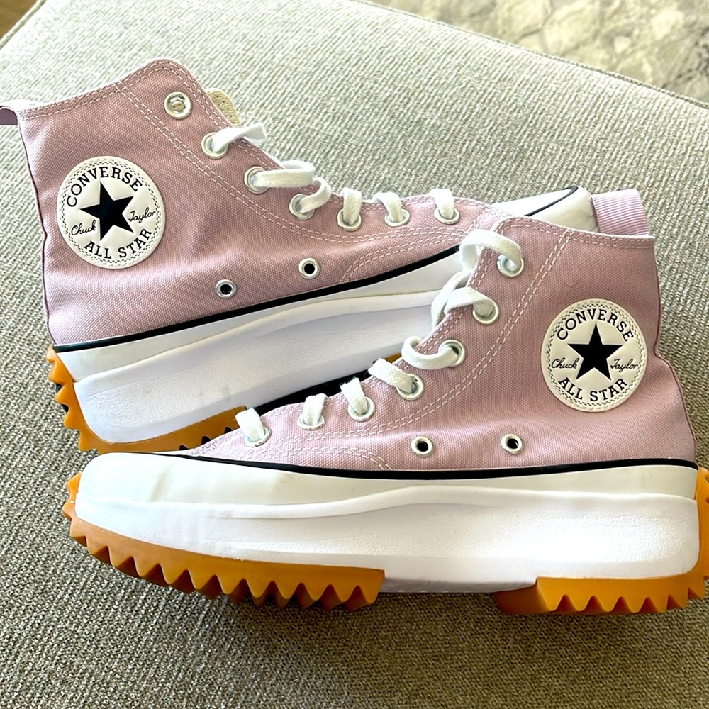 Himalayan Salt Run Star Converse- Size 7